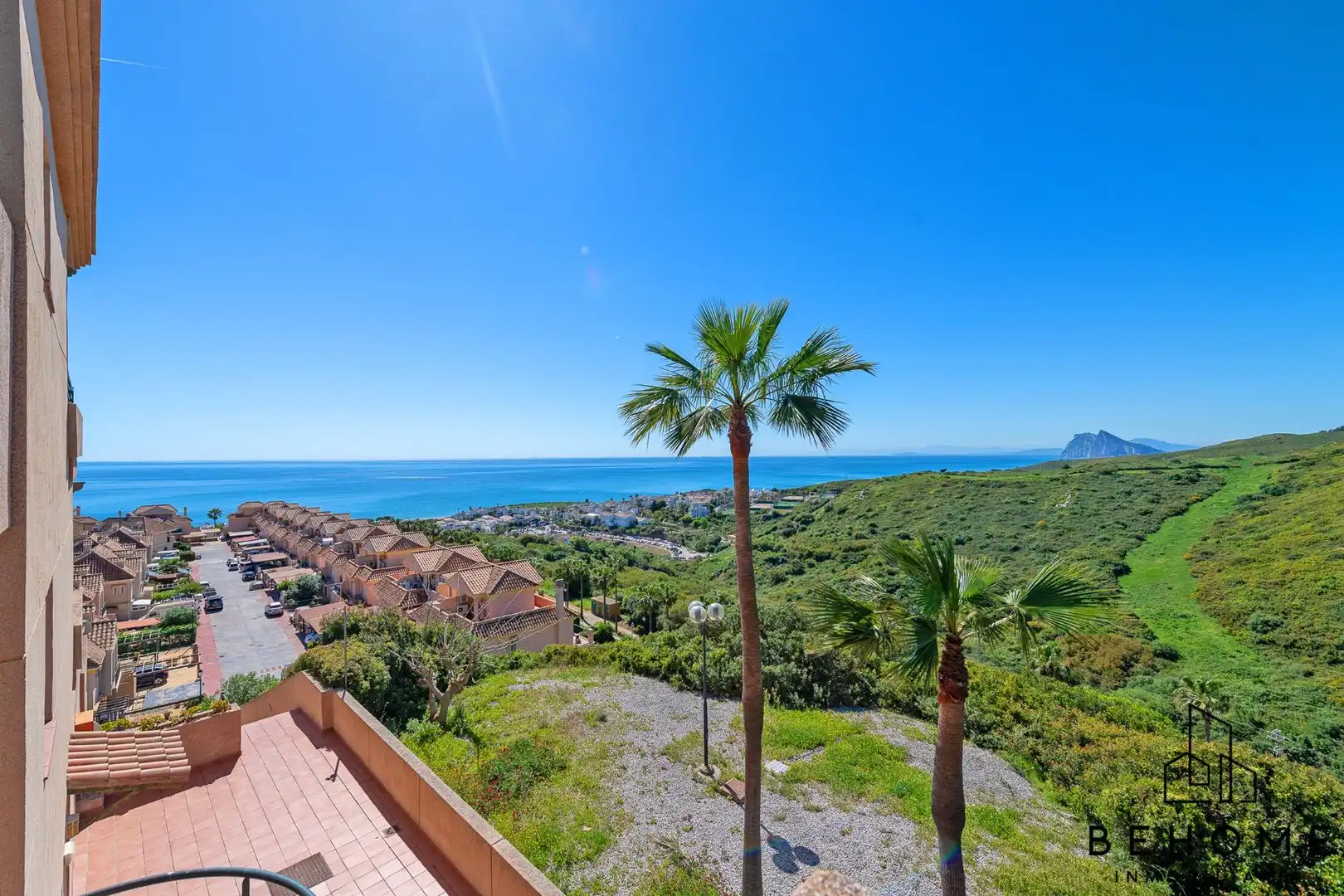 Vista exterior de Ático en venta en La Alcaidesa con Jardín privado, Terraza y Piscina comunitaria