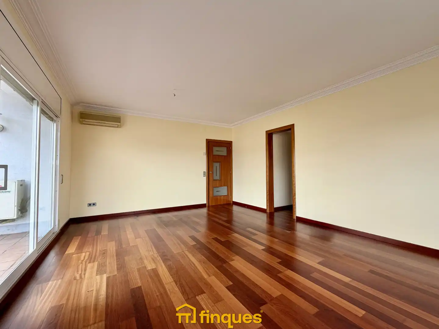 Sala de estar de Piso en venta en Mollet del Vallès con Aire acondicionado, Calefacción y Parquet