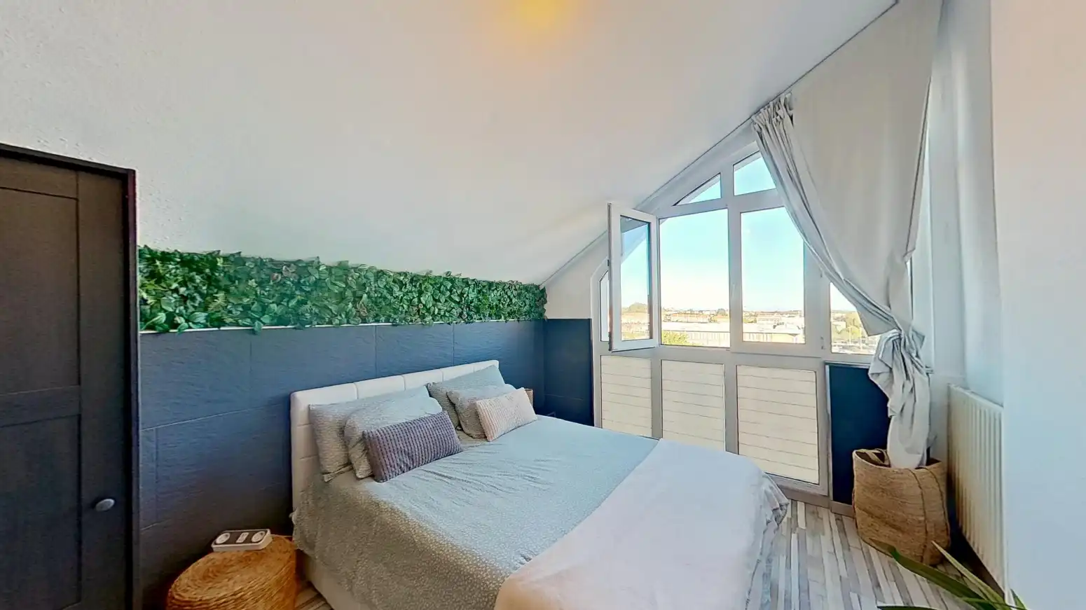 Habitación de Ático en venta en Santander con Amueblado