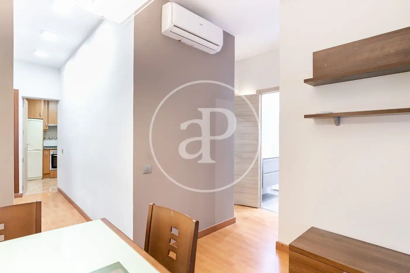 Piso en venta en Barcelona con Calefacción y Amueblado