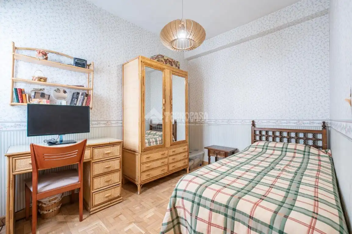 Habitación de Piso en venta en Madrid con Calefacción, Parquet y Balcón