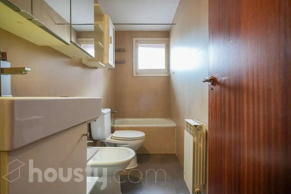 Badezimmer von Dachboden zum Verkauf in Madrid