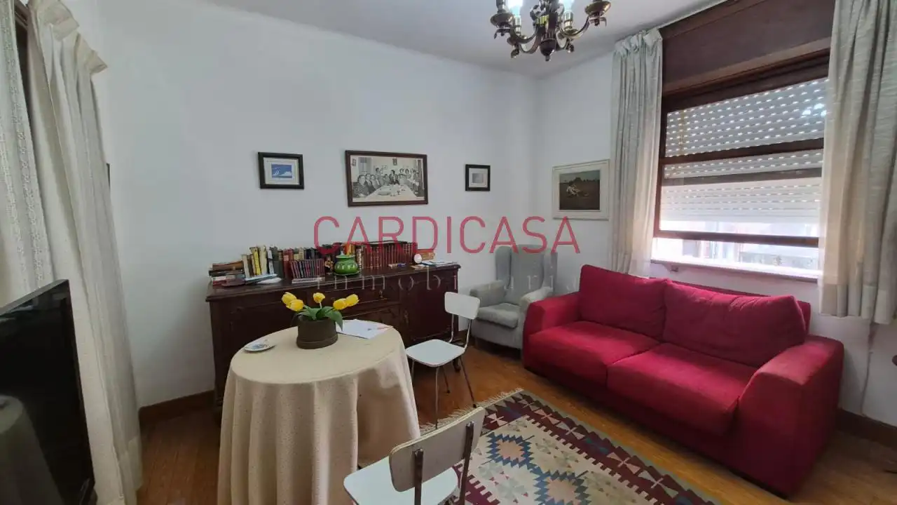 Sala d'estar de Pis en venda en Vigo  amb Calefacció i Moblat