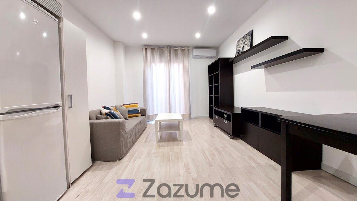 Sala d'estar de Apartament de lloguer en  Madrid Capital amb Aire condicionat, Calefacció i Parquet