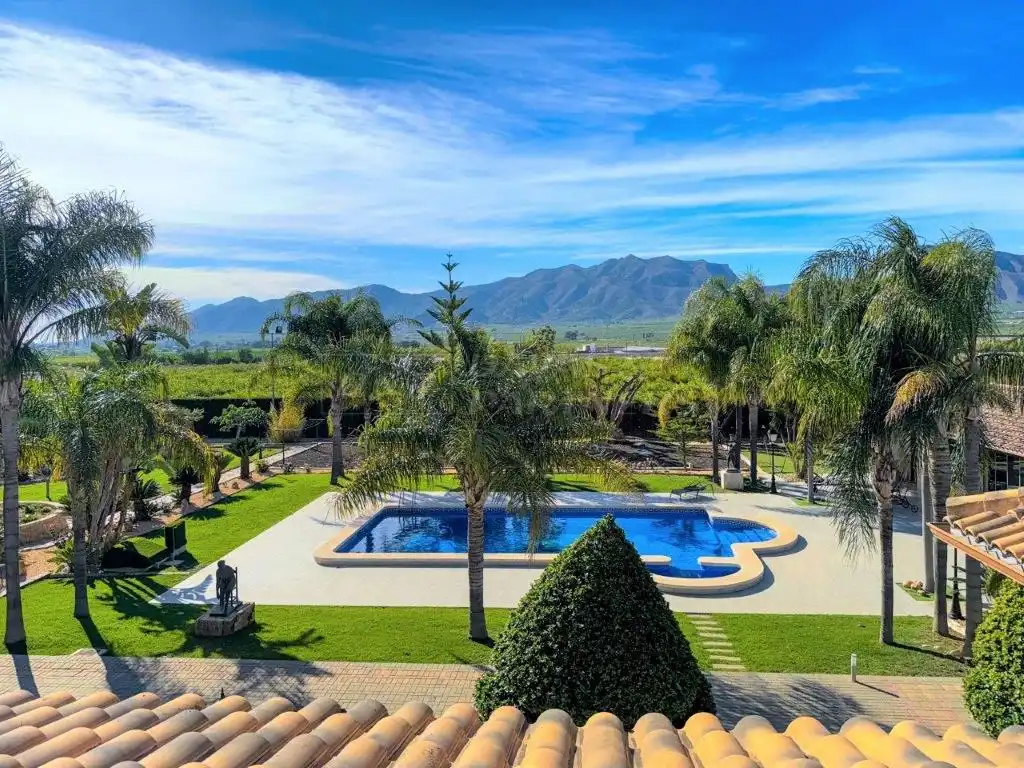 Jardí de Casa o xalet en venda en Orihuela amb Aire condicionat, Jardí privat i Traster