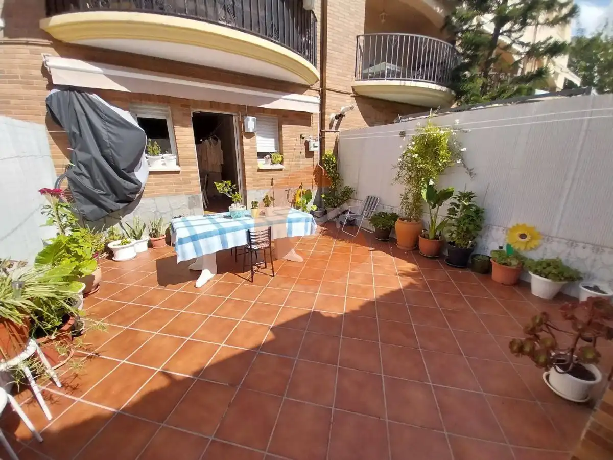 Casa con terraza en venta en Garona, imagen 3