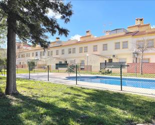 Vista exterior de Casa o xalet en venda en Fuente de Piedra amb Aire condicionat, Calefacció i Jardí privat