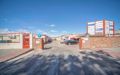 Vista exterior de Nau industrial en venda en Móstoles