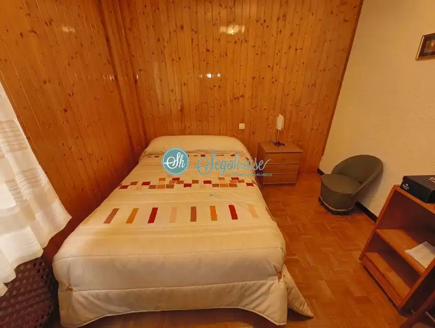 Bedroom of Flat for sale in Segovia  with Heating, Parquet flooring and Terrace
