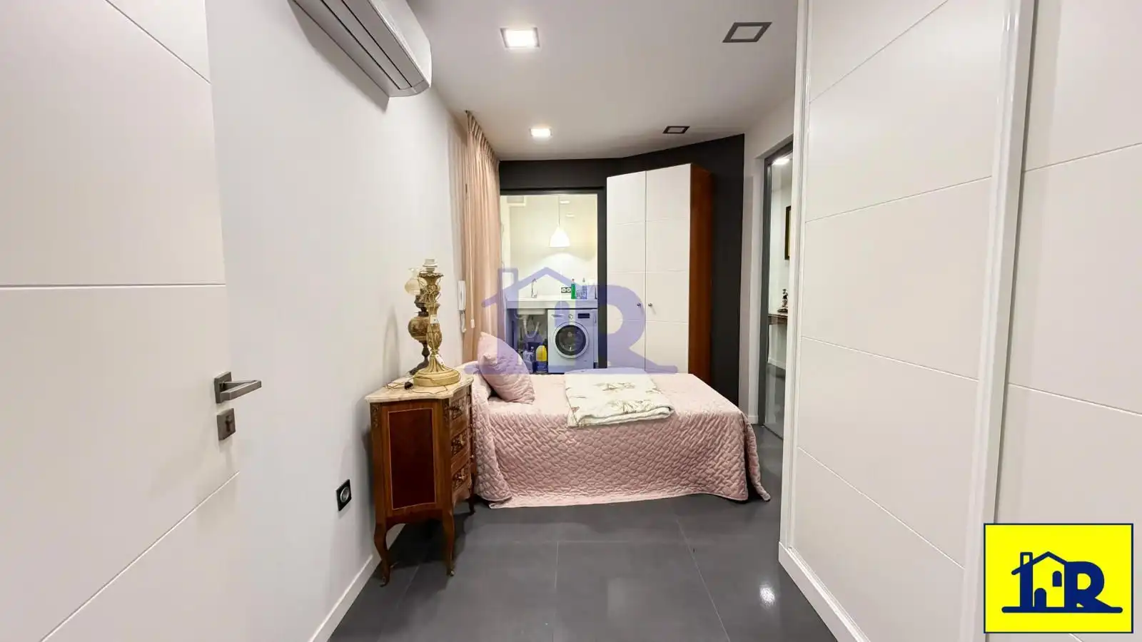 Bedroom of Flat for sale in Cuenca  with Air Conditioner, Heating and Terrace