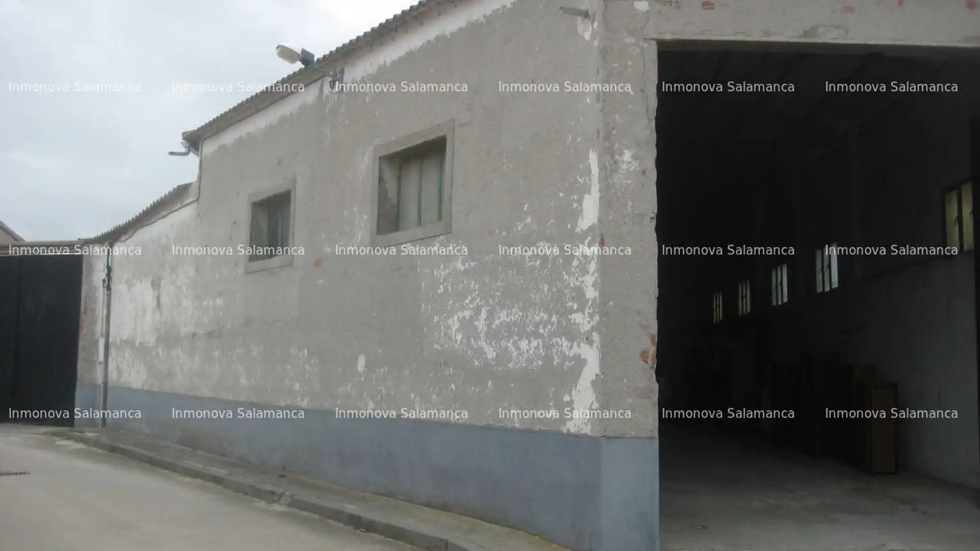 Vista exterior de Nave industrial en venta en Macotera