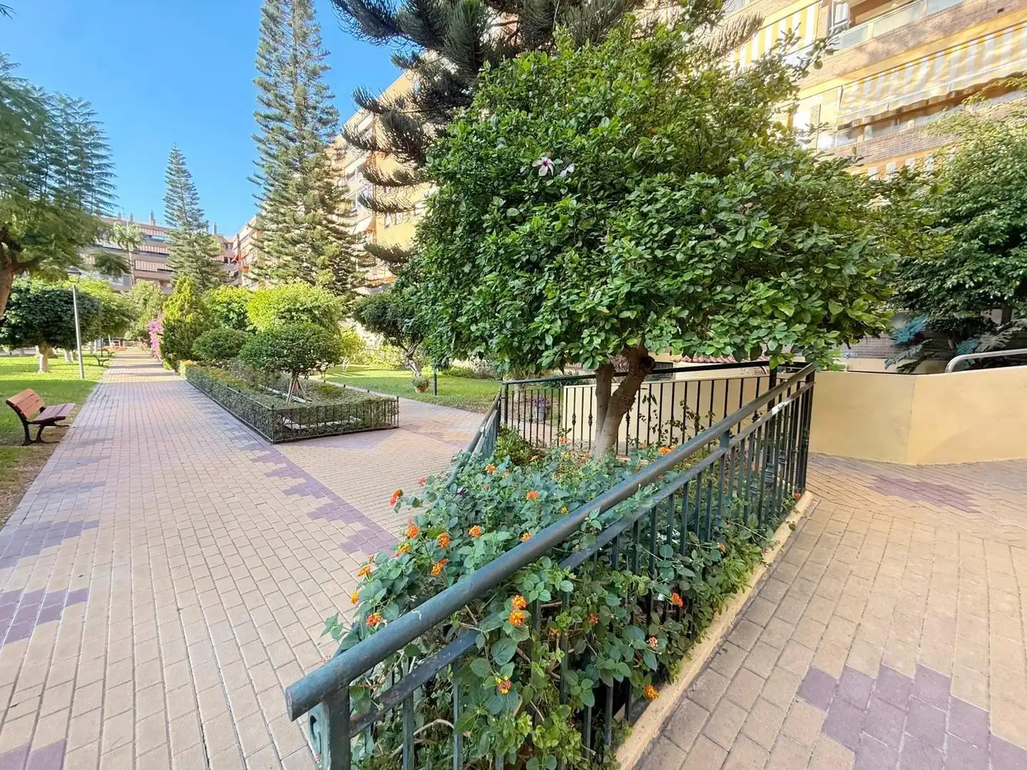 Vista exterior de Pis en venda en Málaga amb Aire condicionat, Calefacció i Jardí privat