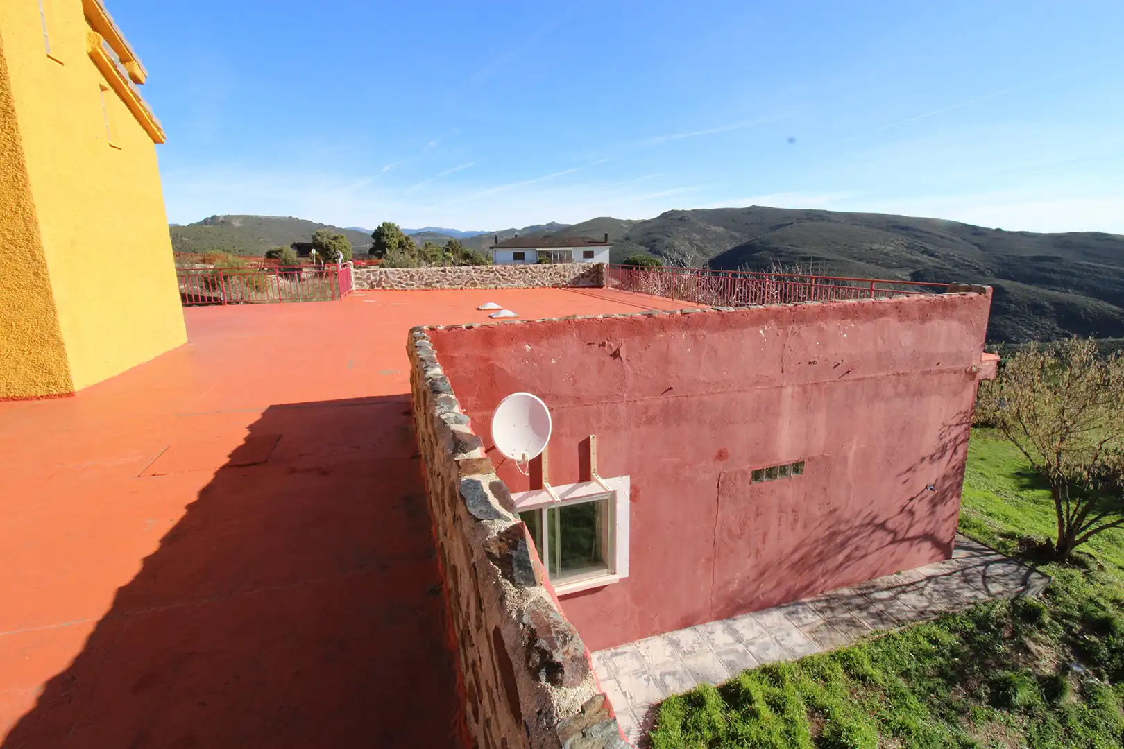 Exterior view of Houses for sale in Torremocha de Jarama  with Air Conditioner, Heating and Private garden