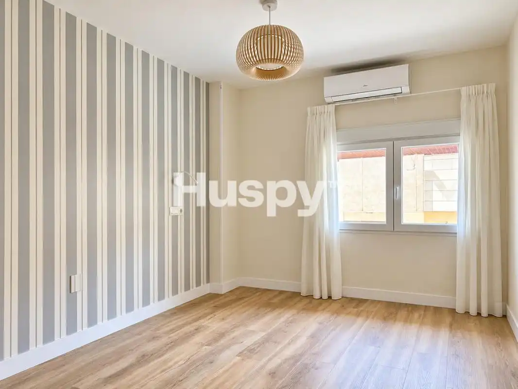Schlafzimmer von Erdgeschoss zum Verkauf in Centro