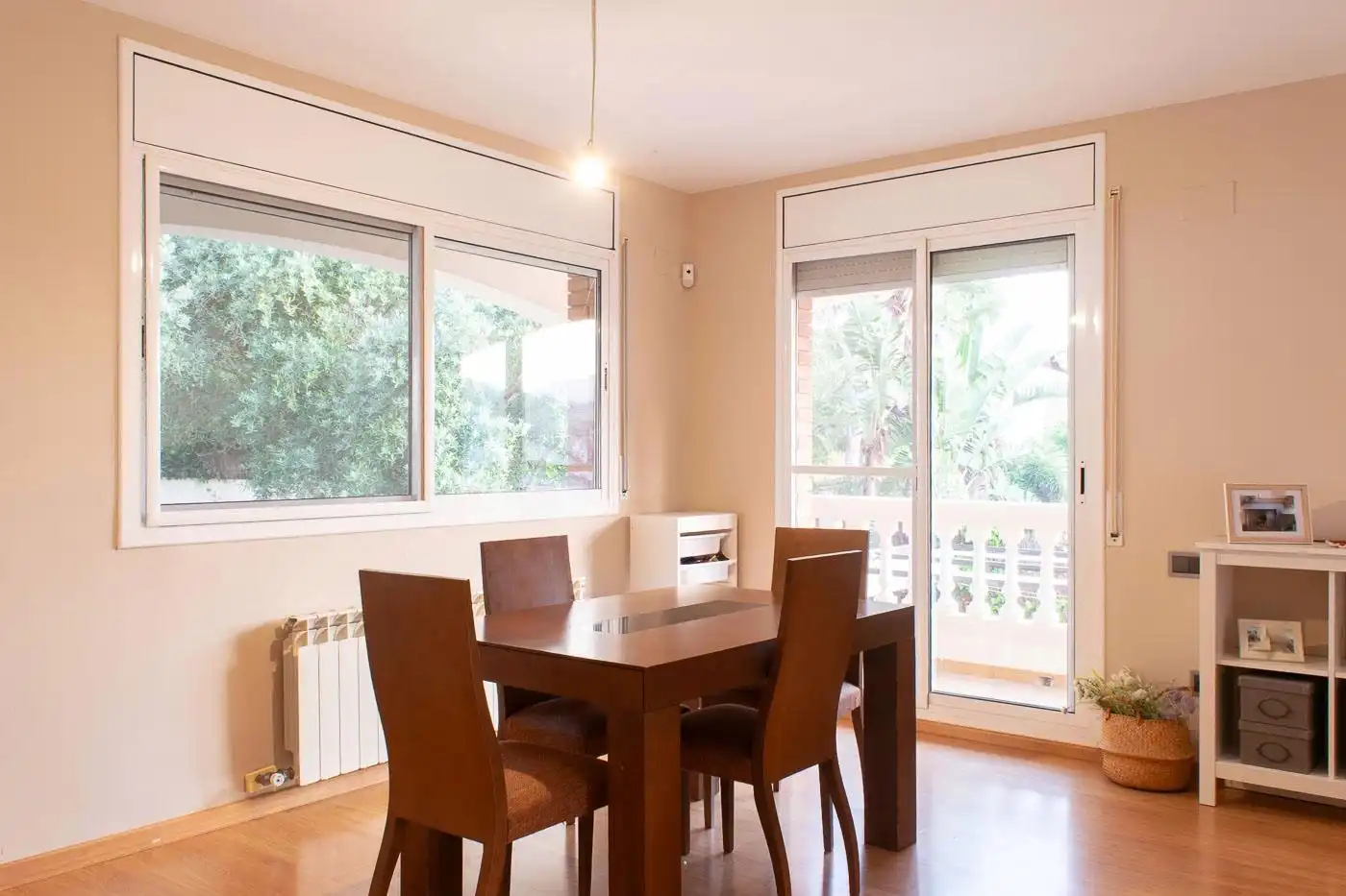 Comedor de Casa o chalet en venta en Roda de Berà con Aire acondicionado, Calefacción y Jardín privado