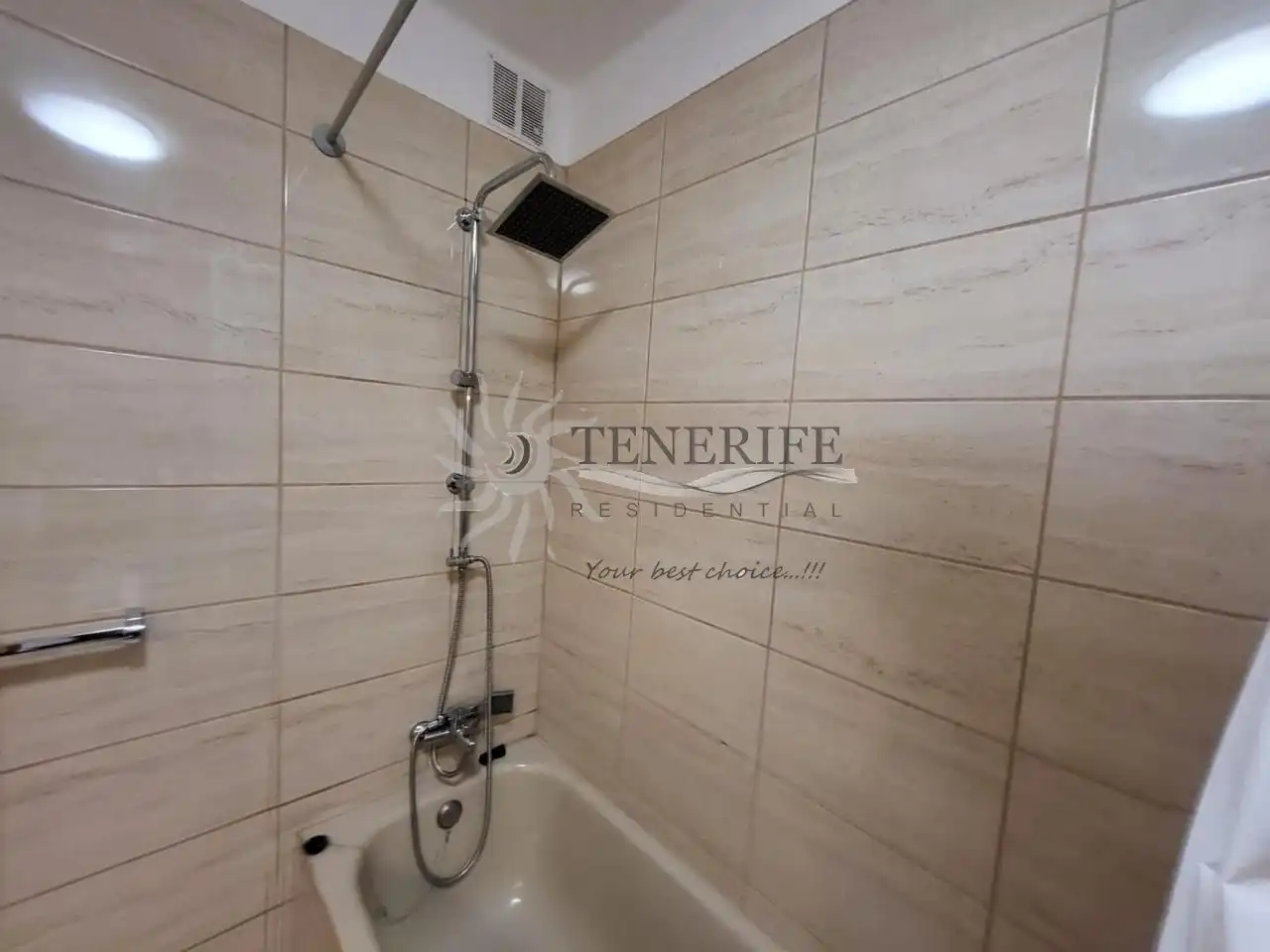 Badezimmer von Erdgeschoss zum Verkauf in Adeje mit Terrasse und Möbliert