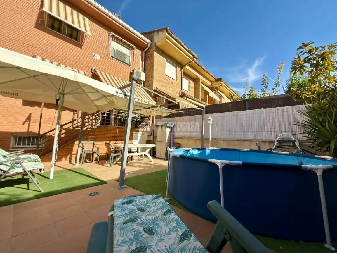 Doppelhaushälfte mit Garten zum Verkauf in Altos del Olivar - El Caracol