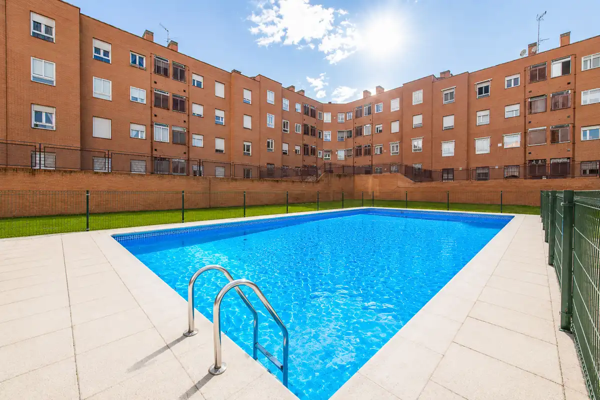 Swimming pool of Flat for sale in Boadilla del Monte  with Air Conditioner, Heating and Storage room