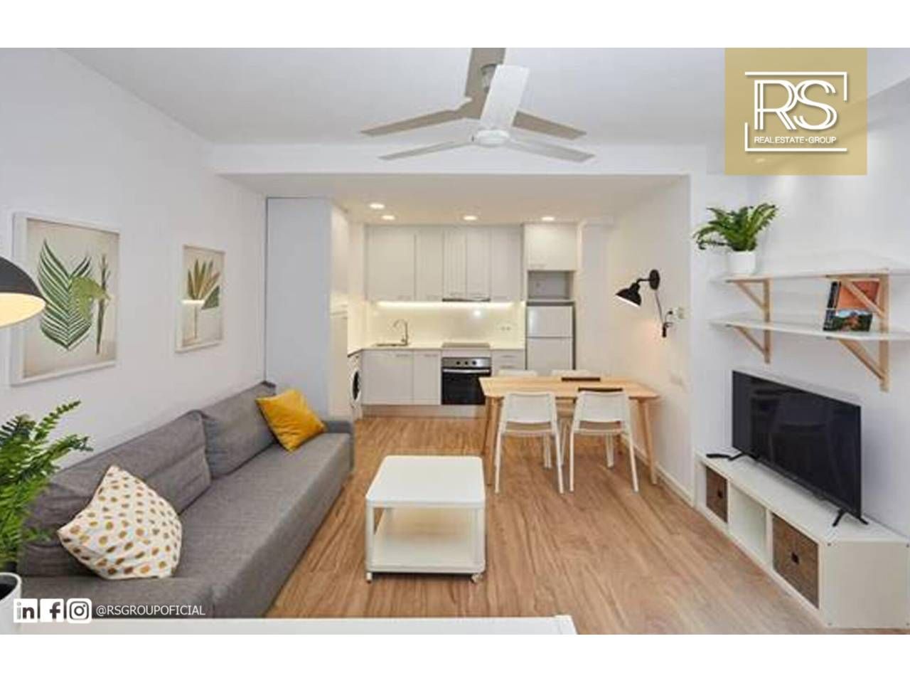 Sala d'estar de Pis de lloguer en  Barcelona Capital amb Parquet i Moblat