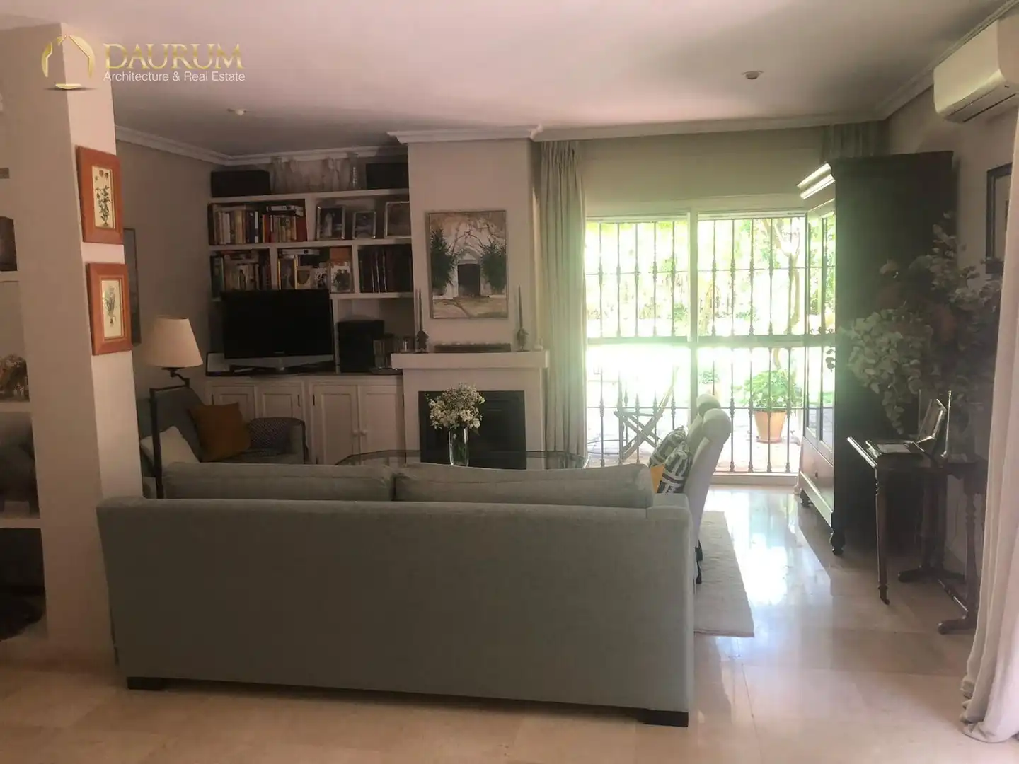 Sala de estar de Casa o chalet en venta en Mairena del Aljarafe con Aire acondicionado, Calefacción y Terraza