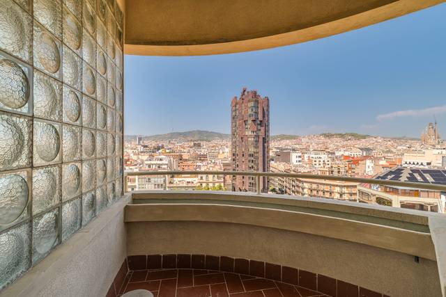 Piso en Alquiler en Carrer de les Jonqueres en Sant Pere, Sta. Caterina i la Ribera