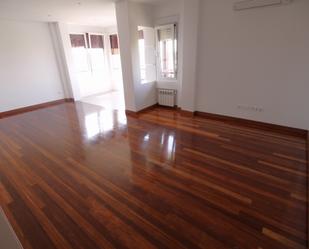 Flat to rent in Tres Cantos  with Air Conditioner