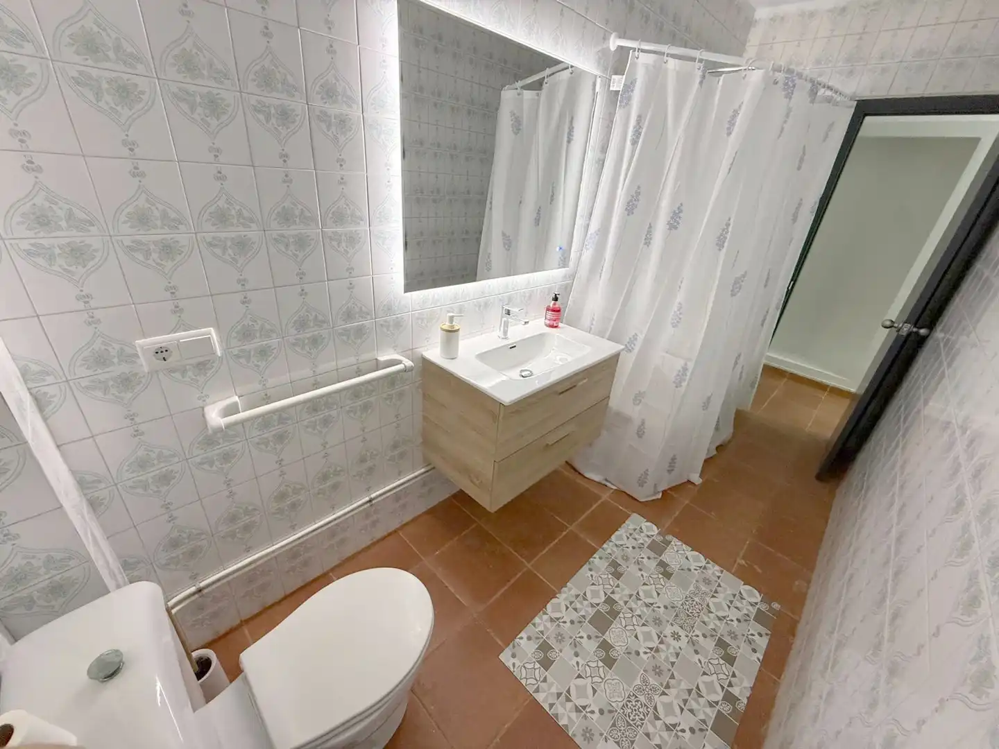 Baño de Piso en venta en Ribeira con Amueblado