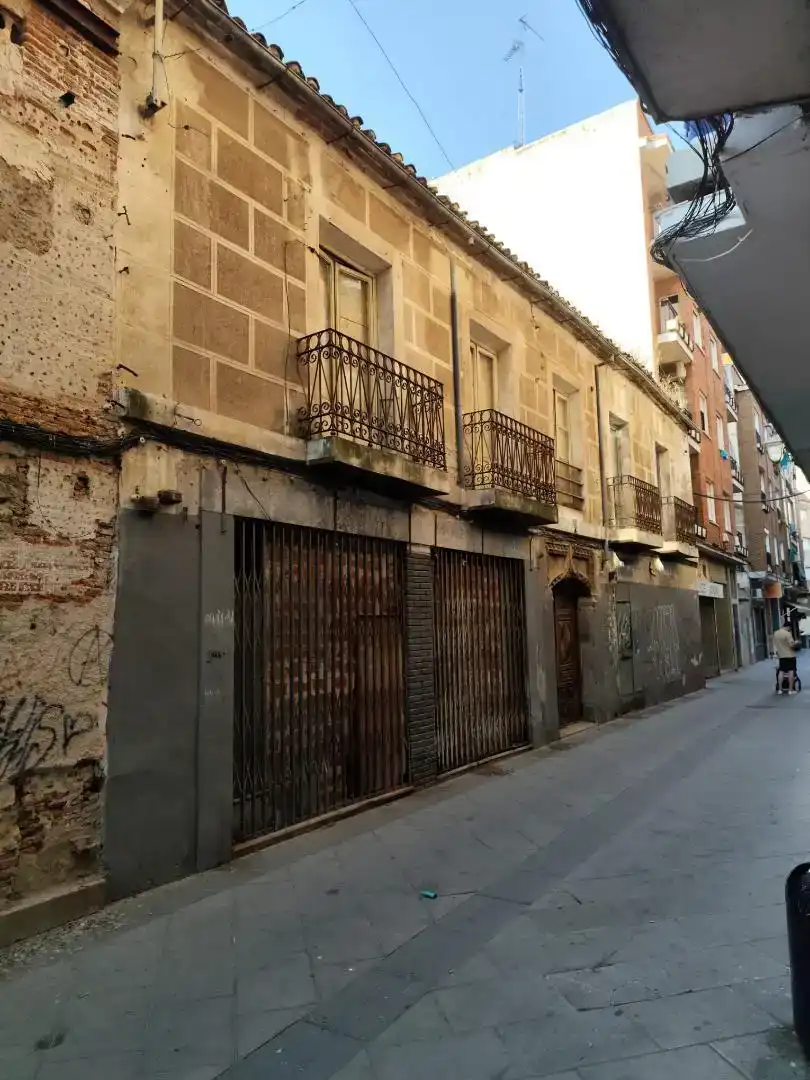 Vista exterior de Casa o xalet en venda en Talavera de la Reina amb Balcó