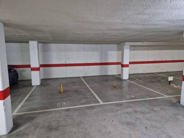 Garaje en Alquiler en Passeig de la Universitat, 13 en Estación - Universidad