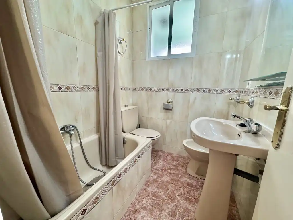 Bathroom of Flat for share in Córdoba