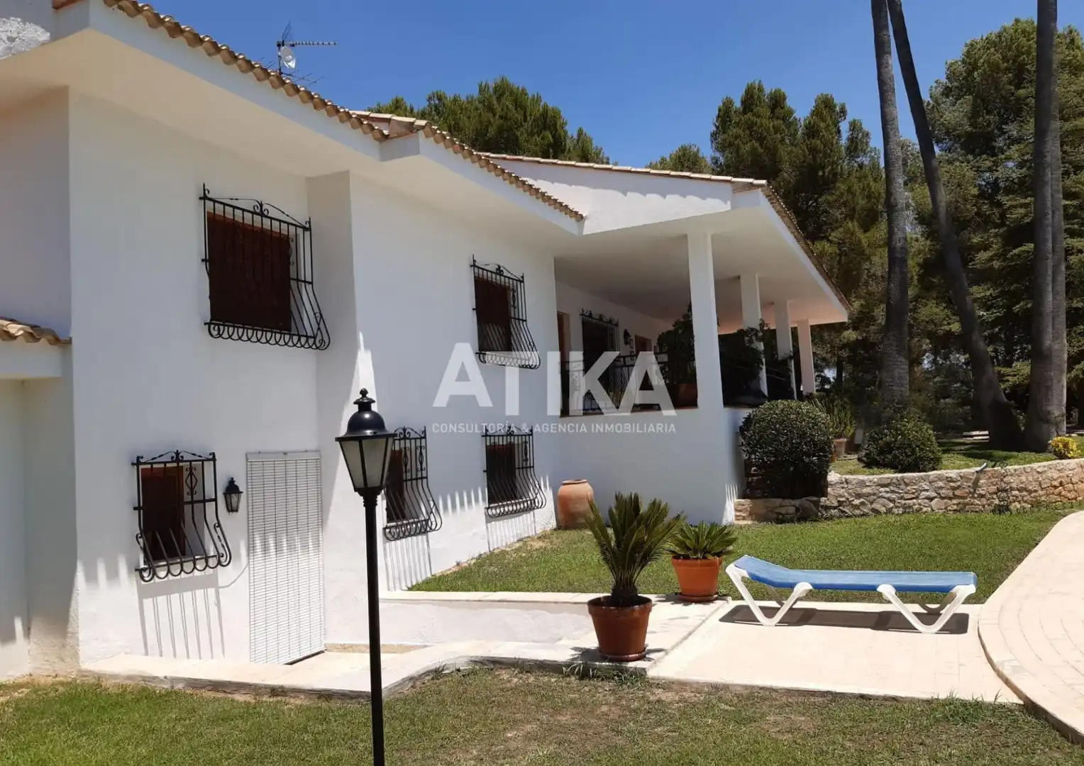 Vista exterior de Casa o xalet en venda en Ontinyent amb Aire condicionat, Calefacció i Jardí privat