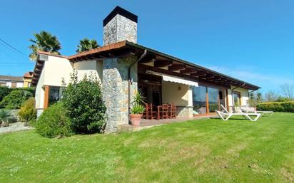 Jardí de Casa o xalet en venda en Llanes amb Terrassa