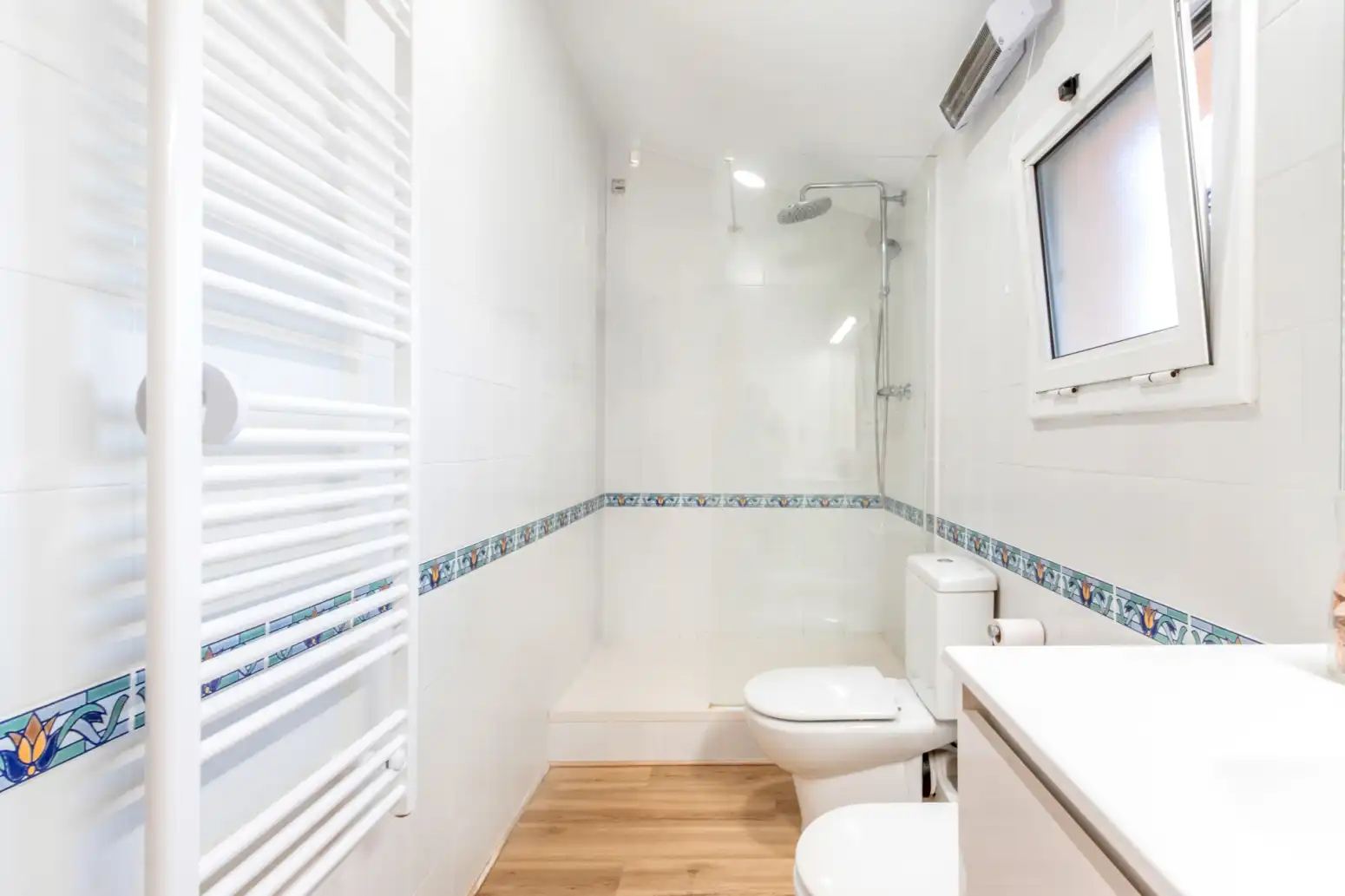 Baño de Ático en venta en Terrassa con Aire acondicionado, Calefacción y Parquet