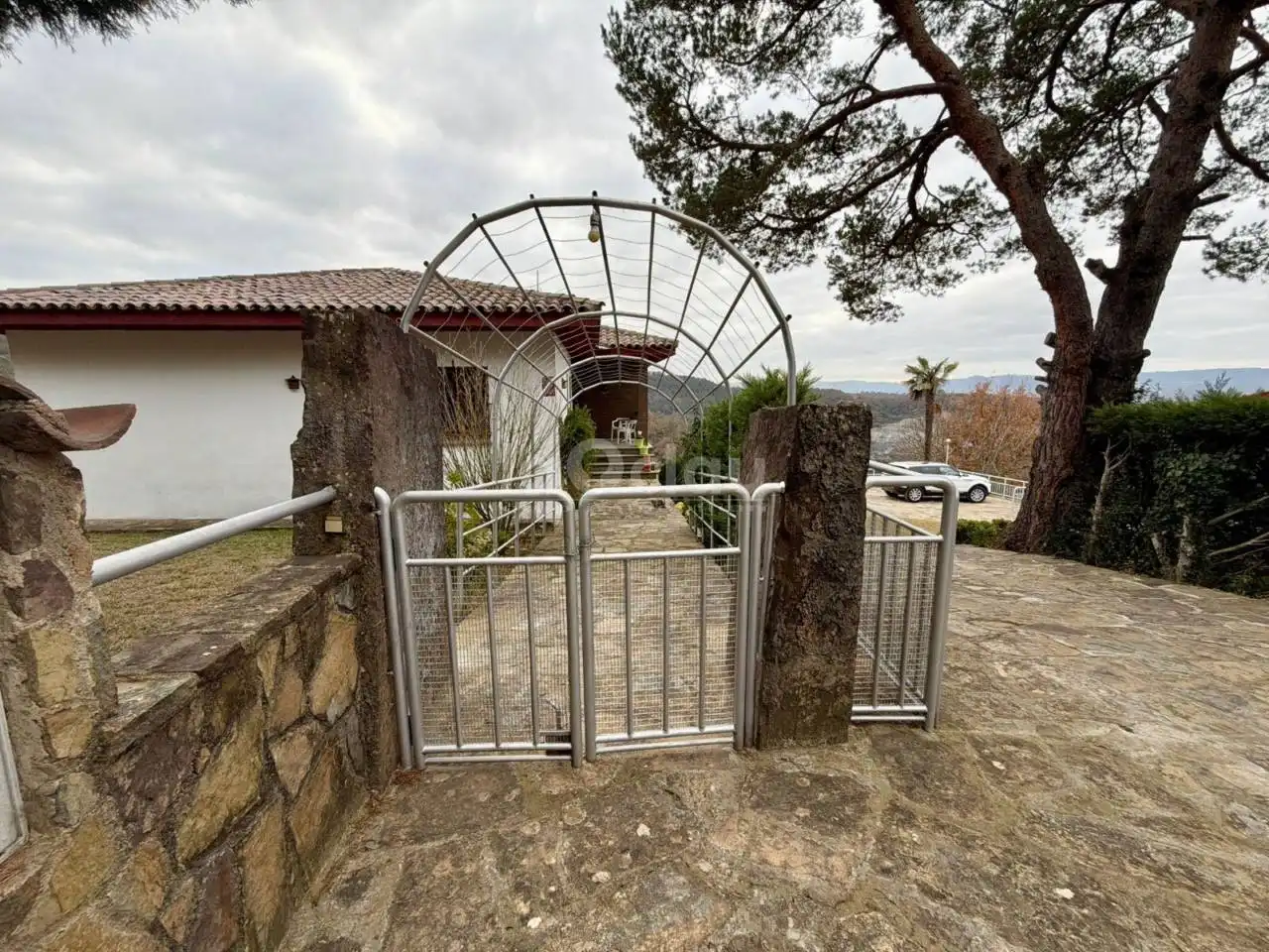 Vista exterior de Casa o xalet en venda en Tavèrnoles amb Jardí privat i Terrassa
