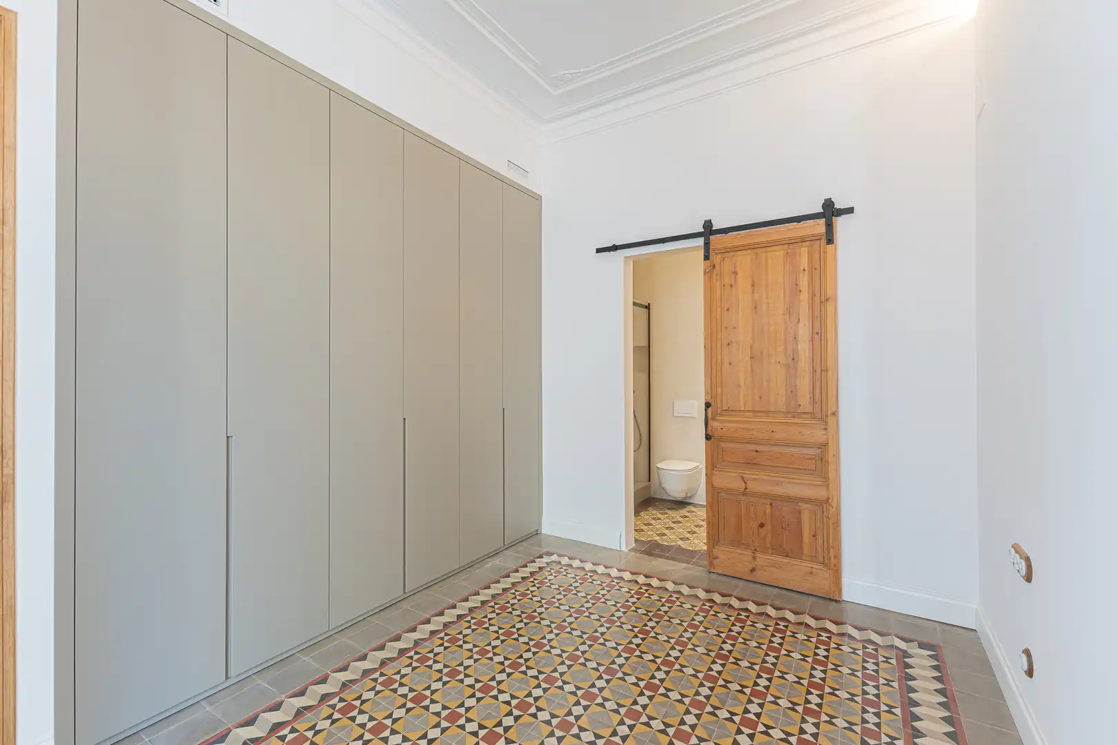 Schlafzimmer von Wohnung zum Verkauf in Barcelona mit Klimaanlage, Heizung und Balkon