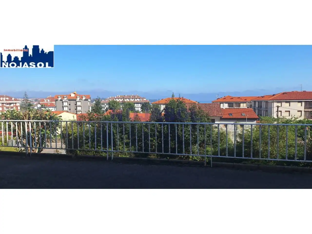 Vista exterior de Apartament de lloguer en Noja amb Calefacció, Terrassa i Moblat
