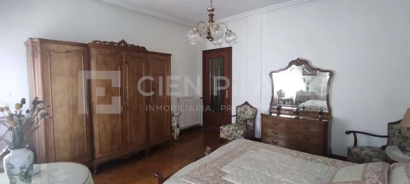 Bedroom of Flat for sale in  Logroño