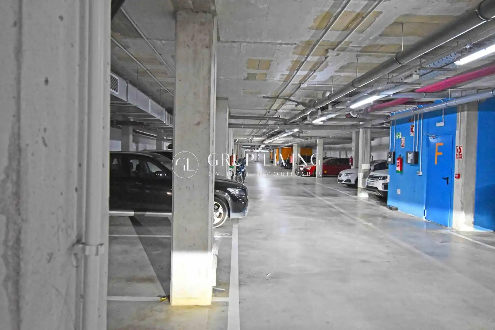 Parking de Piso en venta en Sitges con Aire acondicionado, Calefacción y Jardín privado