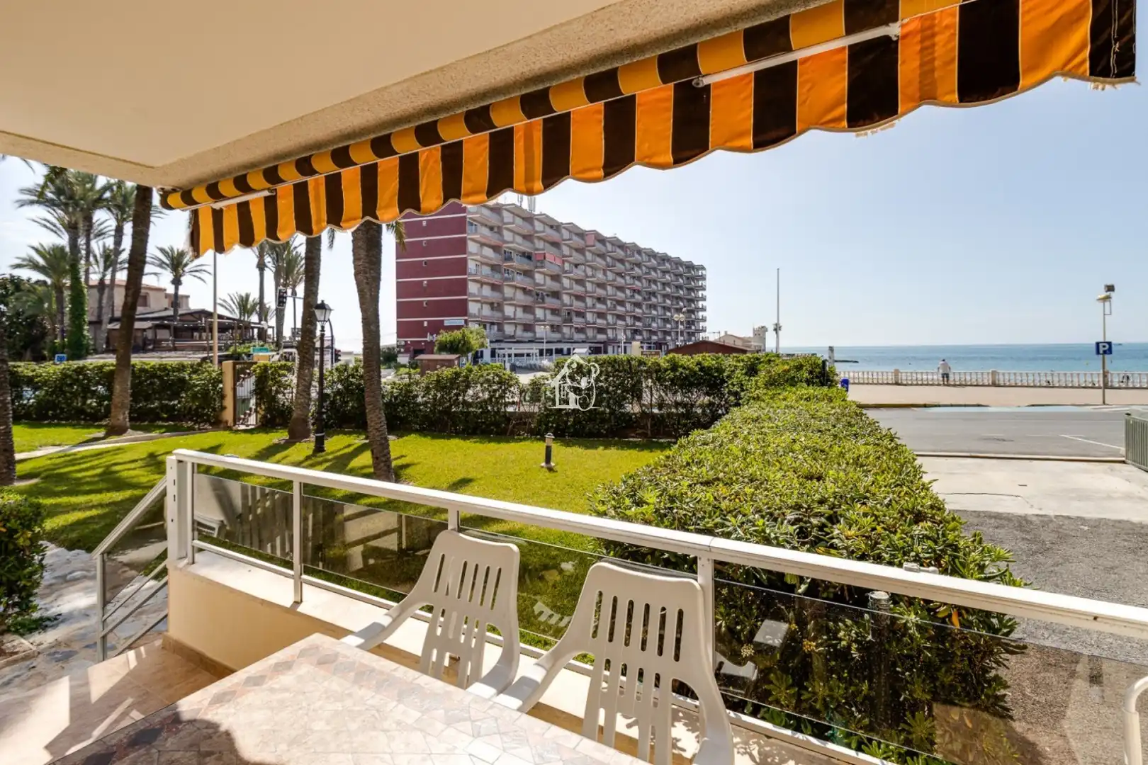 Terrassa de Planta baixa de lloguer en Torrevieja amb Aire condicionat, Terrassa i Piscina