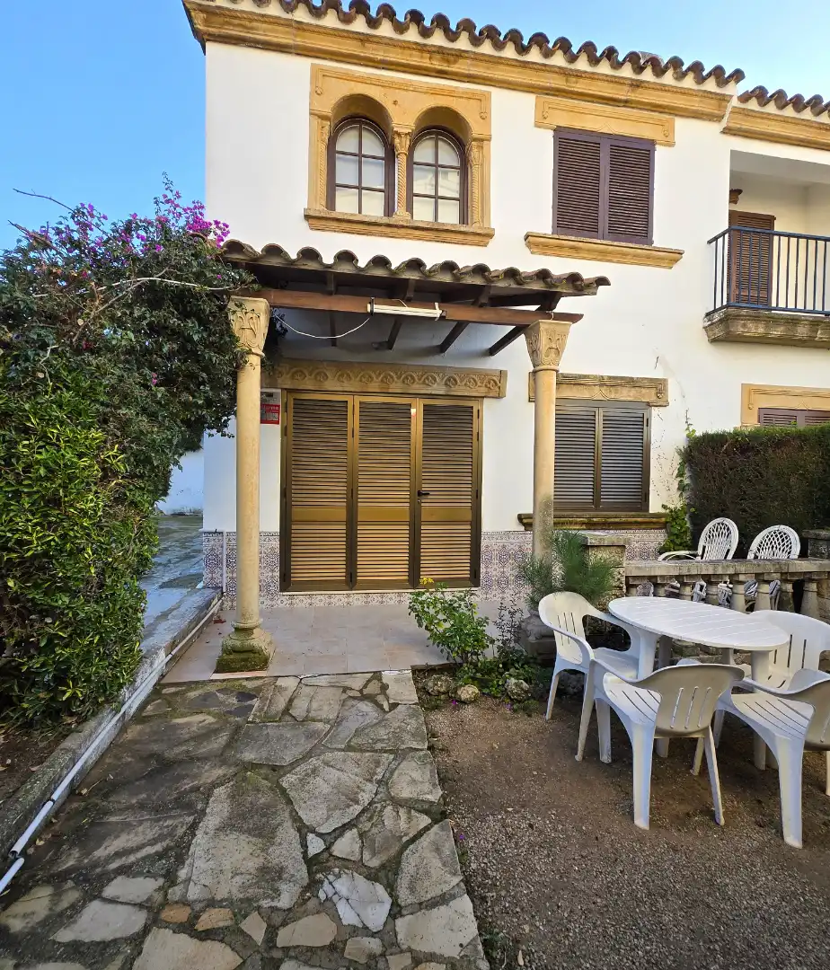 Terrasse von Einfamilien-Reihenhaus zum Verkauf in Cambrils mit Privatgarten, Ofen und Gemeinschaftspool