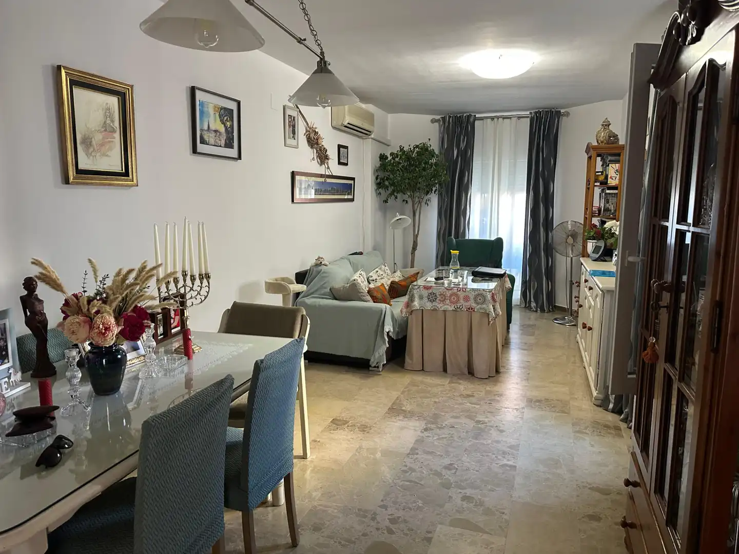 Comedor de Casa o chalet en venta en Alcalá del Río con Aire acondicionado, Jardín privado y Amueblado