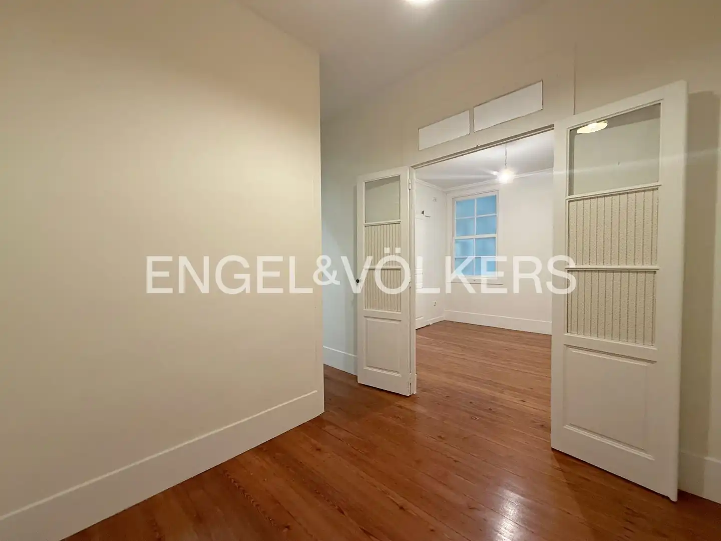Piso de alquiler en A Coruña Capital  con Calefacción, Parquet y Balcón