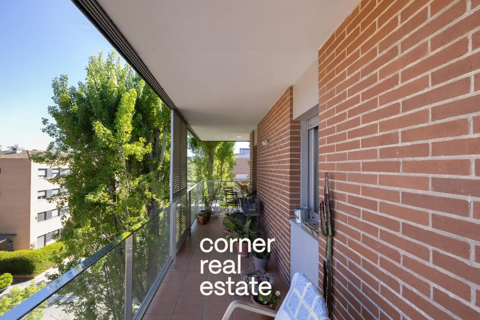 Vista exterior de Àtic en venda en Sant Cugat del Vallès amb Calefacció, Parquet i Terrassa