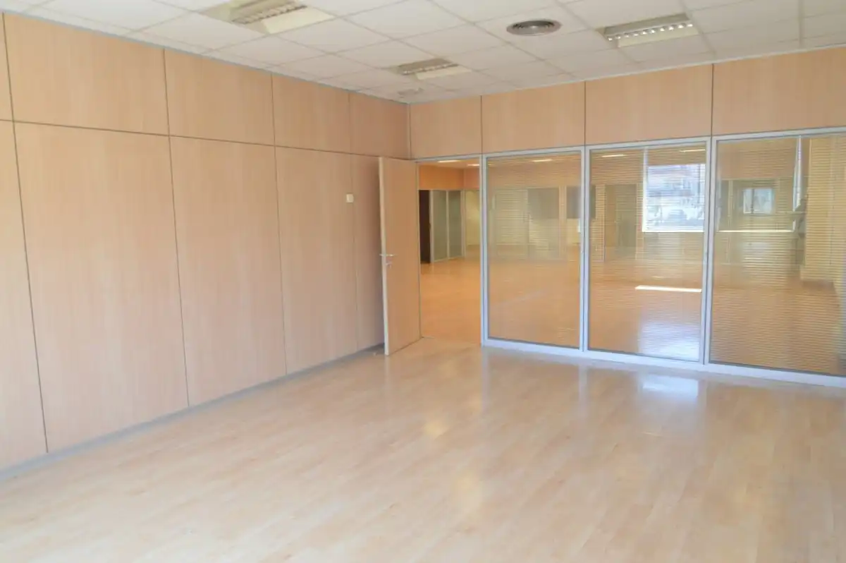 Nau industrial de lloguer en Barcelona amb Calefacció