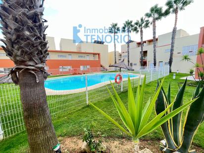 Piscina de Apartament en venda en Islantilla amb Aire condicionat, Terrassa i Balcó