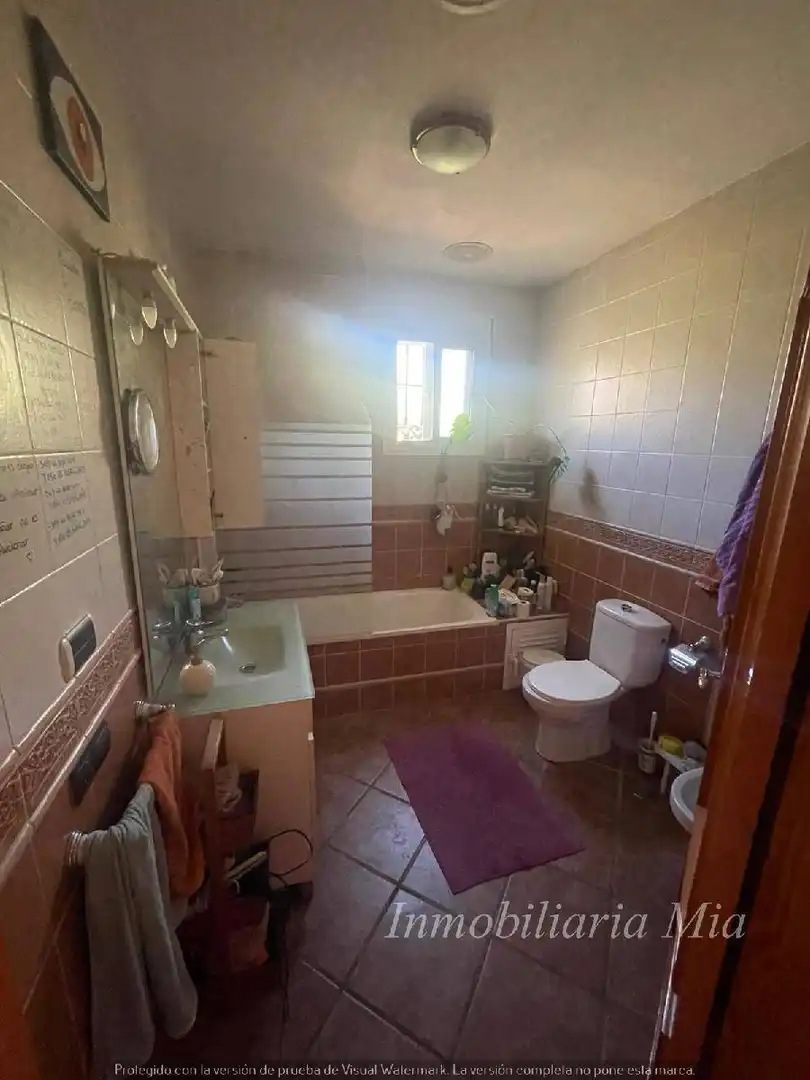 Bany de Casa o xalet en venda en Coín amb Aire condicionat, Calefacció i Jardí privat