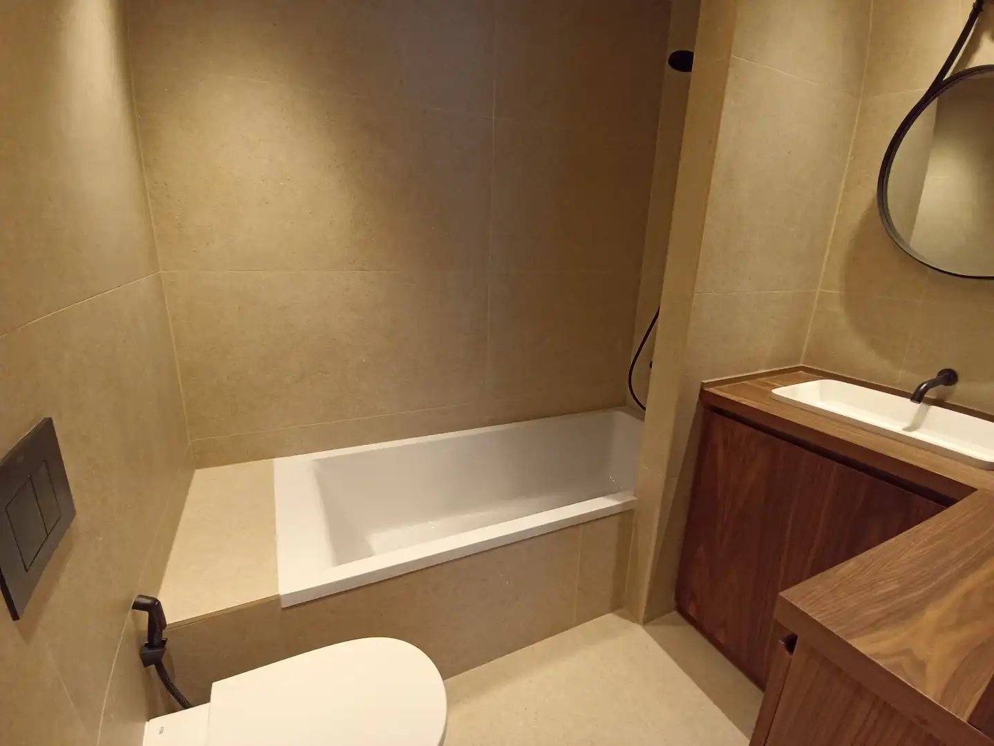 Flat for rent in Calle Asturias, Parque San Francisco - Uría