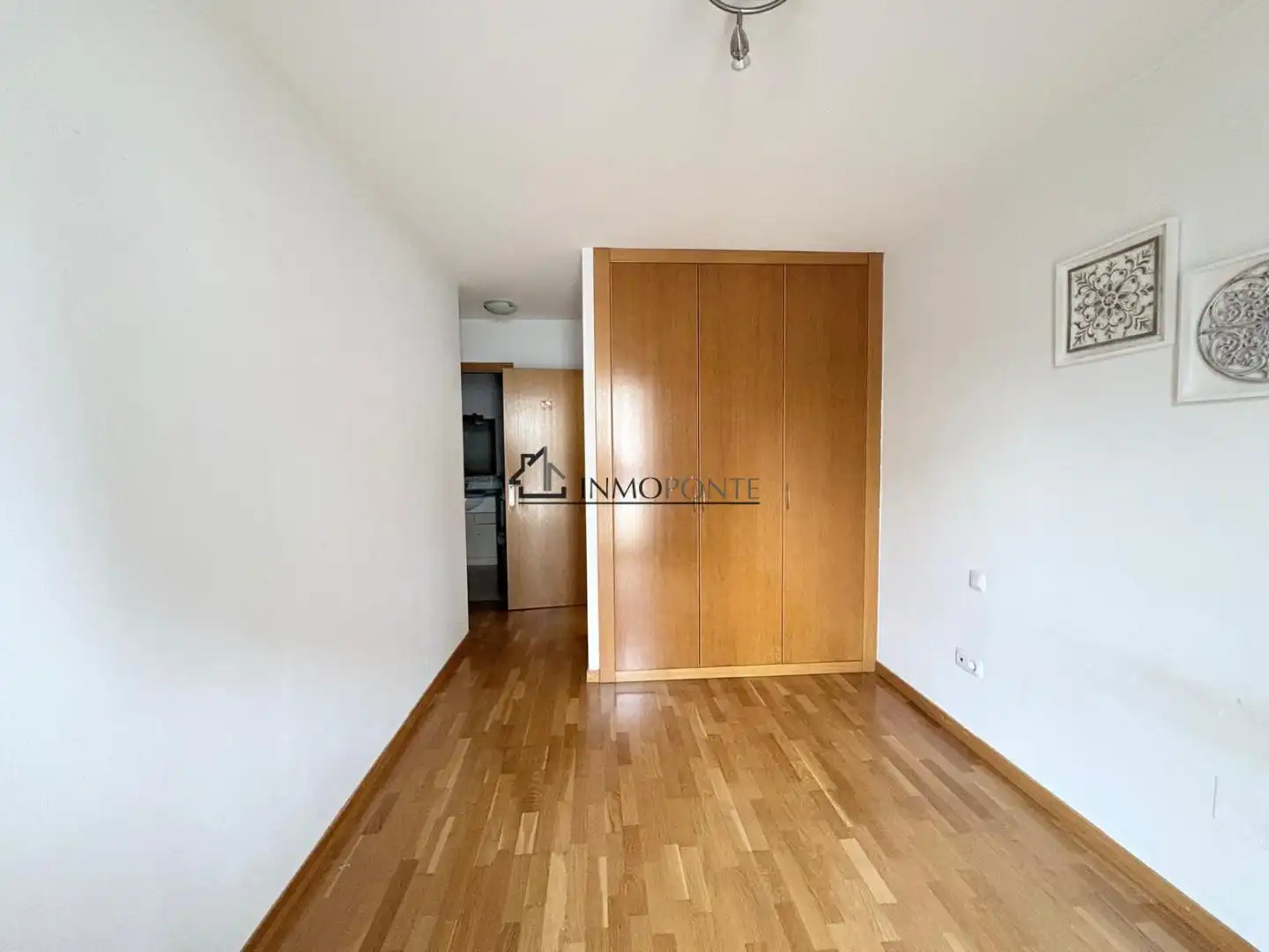 Habitación de Piso de alquiler en Pontevedra Capital  con Calefacción, Terraza y Trastero
