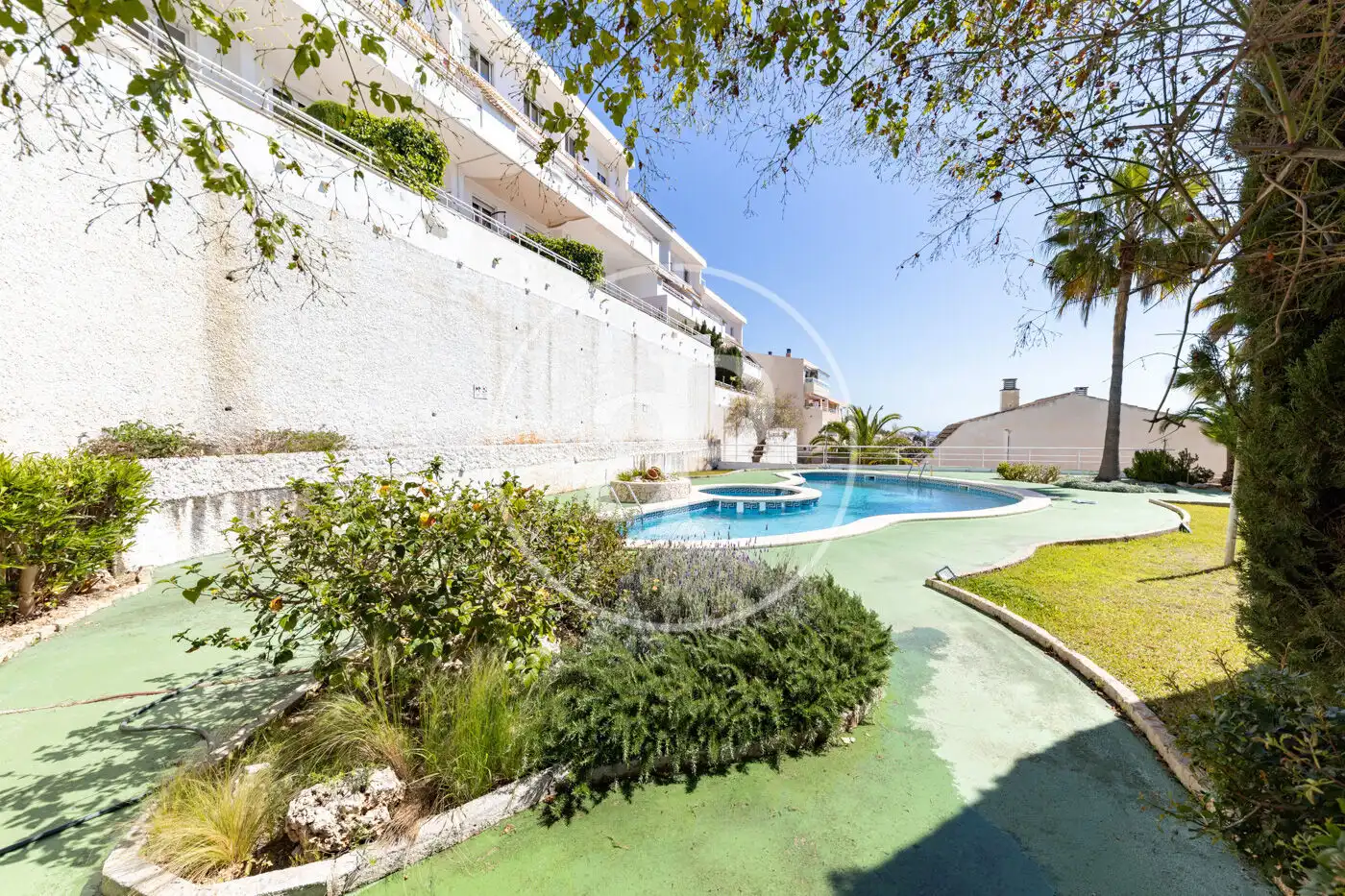 Swimming pool of Duplexes for sale in Calvià  with Air Conditioner, Heating and Private garden