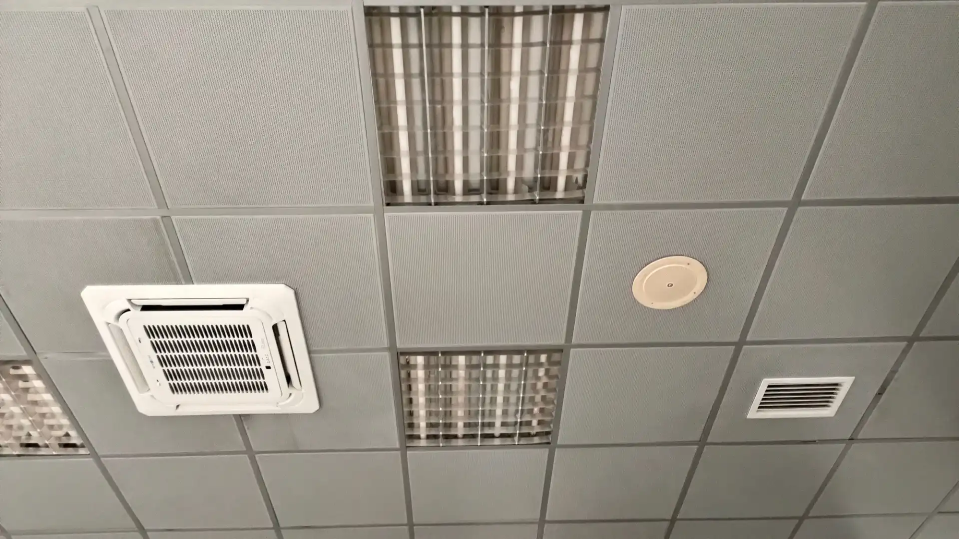 Local de alquiler en Girona con Aire acondicionado y Alarma